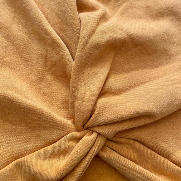 H&M Divided Mustard Yellow Long Sleeve Ruched Crop Top - Picture 4 of 9